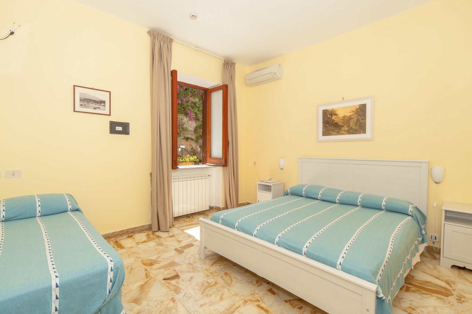Hotel Ape Regina Casamicciola Terme Buitenkant foto