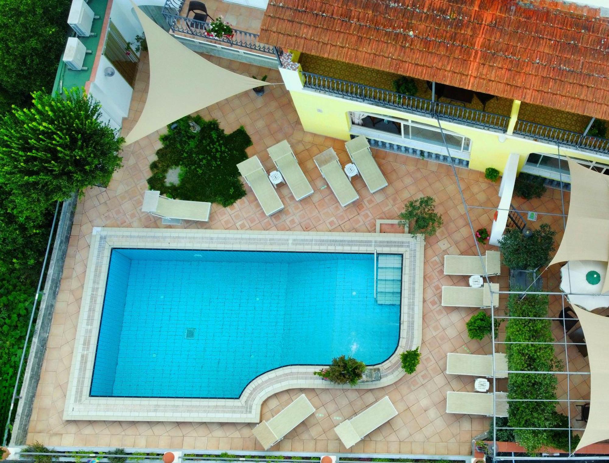 Hotel Ape Regina Casamicciola Terme Buitenkant foto