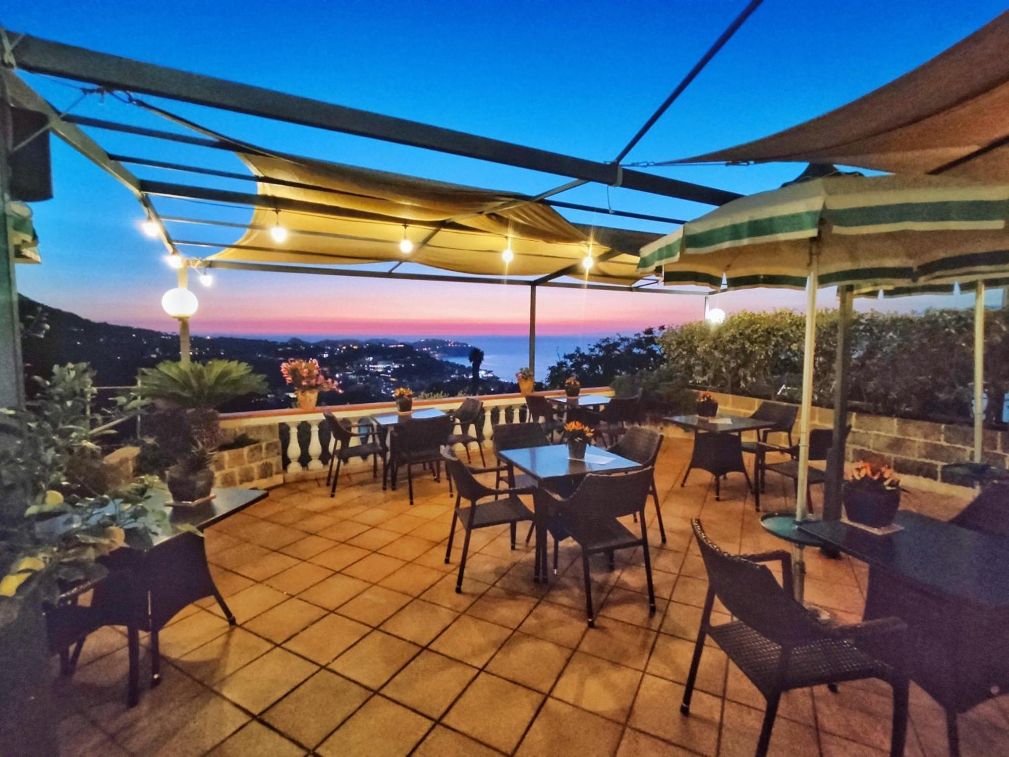 Hotel Ape Regina Casamicciola Terme Buitenkant foto